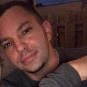 Meet your Posher, Derek